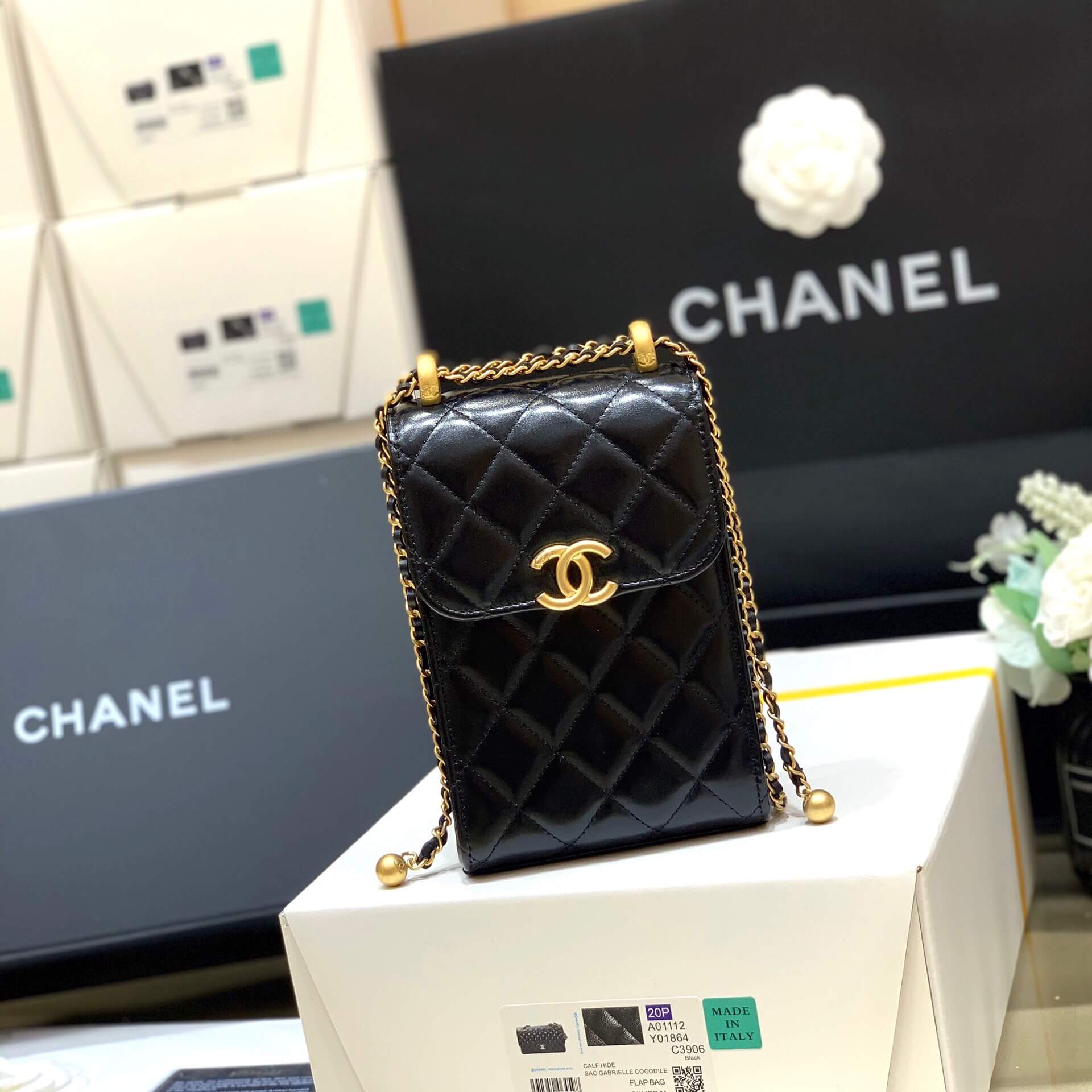 Chanel 2021早秋高级手工坊小金珠系列手机包 AP22