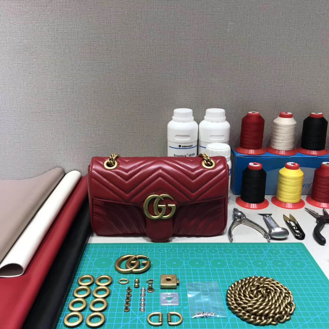 Gucci/古驰 443497 波浪纹绗缝皮革中号单肩斜挎包