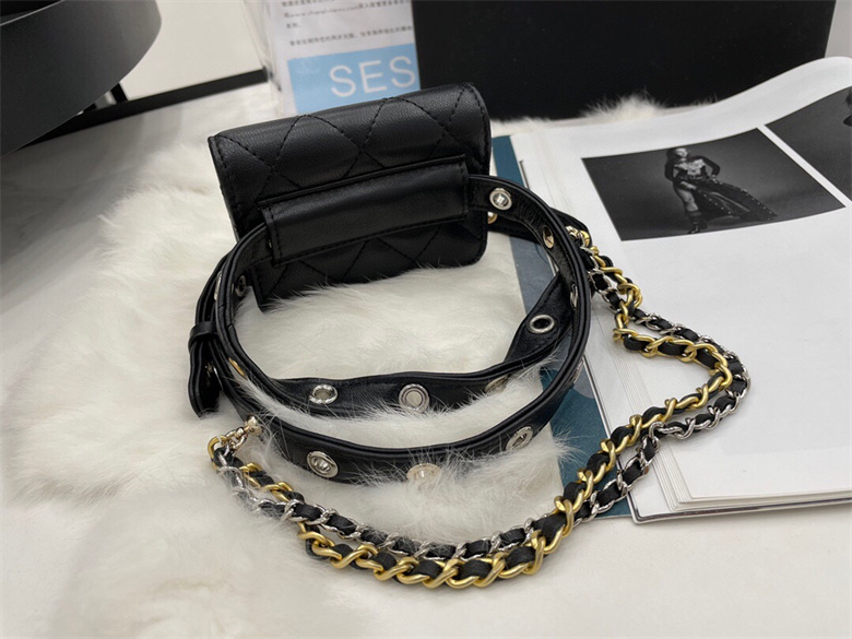 Chanel AP2549 B07242 94305 腰包