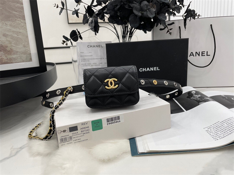 Chanel AP2549 B07242 94305 腰包