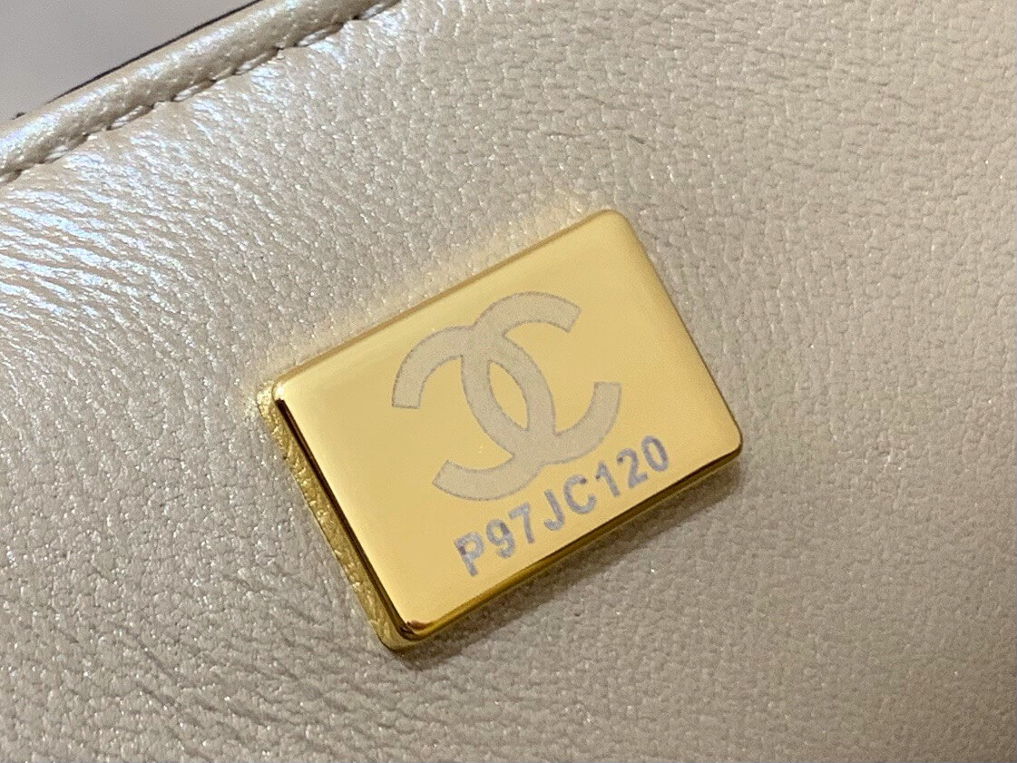 CHANEL Haas鱼子酱牛皮 Vintagep 希尔顿包