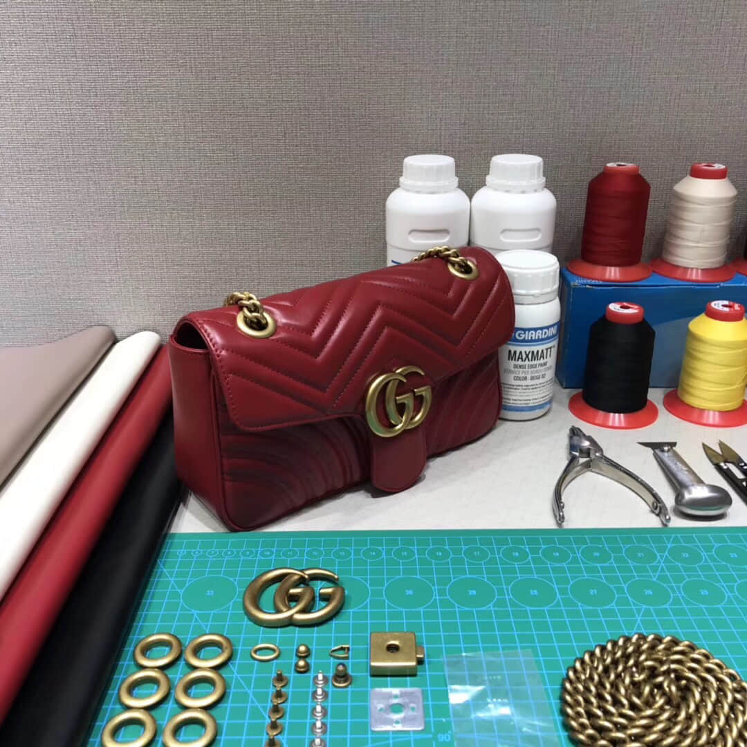 Gucci/古驰 443497 波浪纹绗缝皮革中号单肩斜挎包