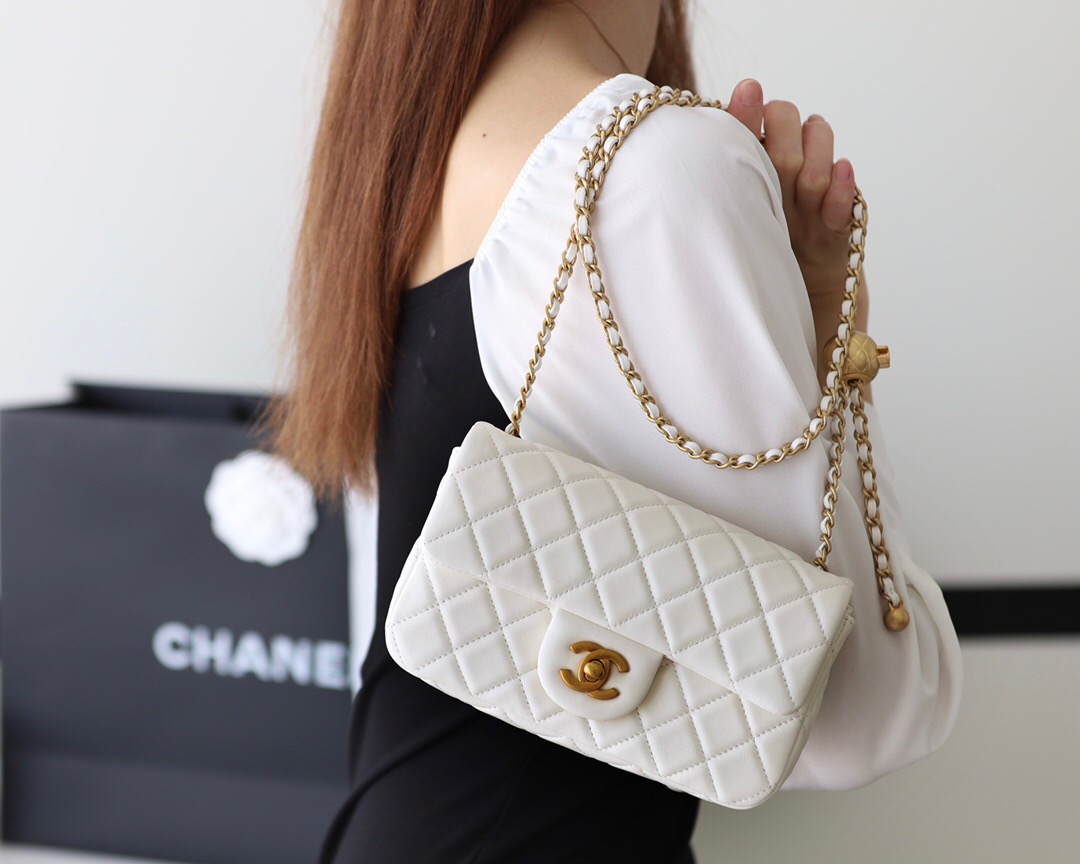 Chanel Flap Bag CF羊皮大Mini金球包 AS1787白色