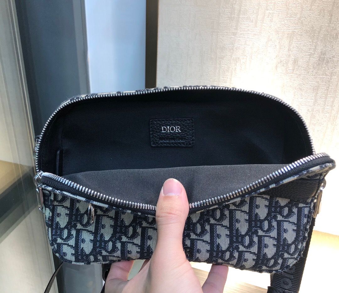 Dior/迪奥 SAFARI DIOR OBLIQUE肩背包 1SFPO101YKY_H26E