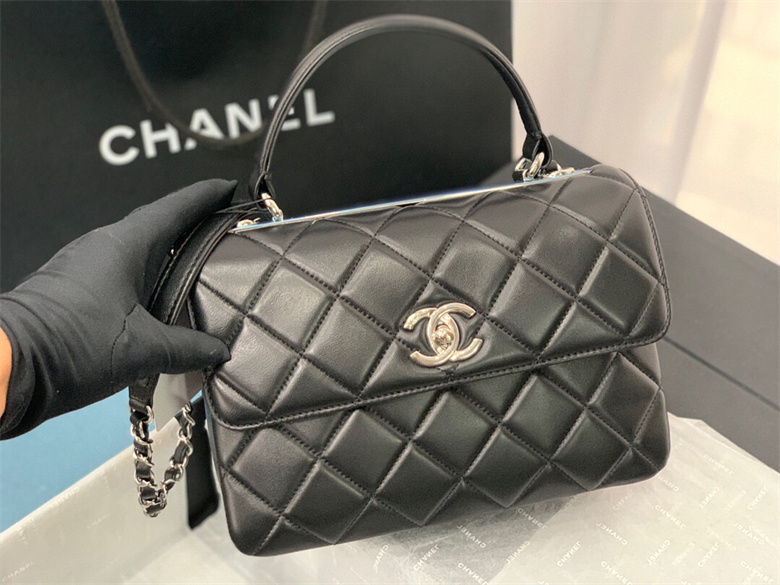 Chanel A92236 Y60767 94305 口盖包配以手柄