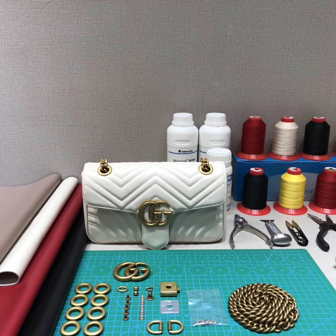 Gucci/古驰 443497 波浪纹绗缝皮革中号单肩斜挎包