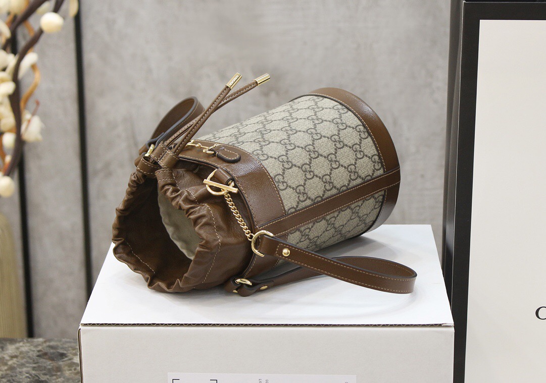 Gucci 马衔扣1955系列小号水桶包 637115 92TPG 8563