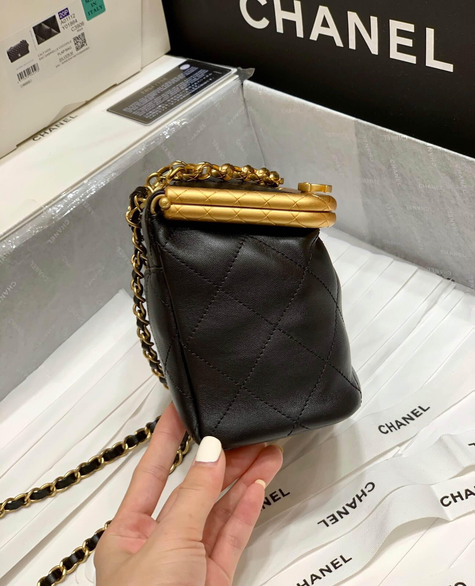 CHANEL 2020早秋高级手工坊系列Kiss Lock Bag AS1886