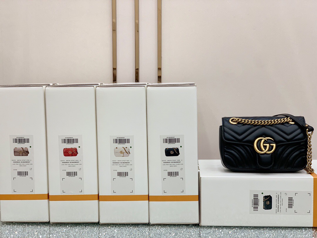 Gucci GG Marmont系列绗缝迷你手袋 446744 DTDIT 1000