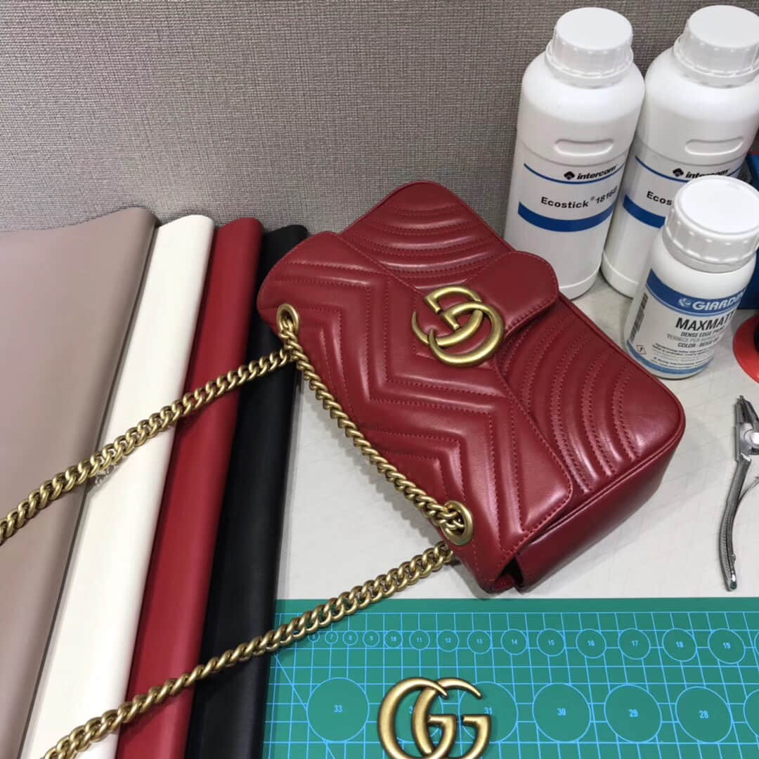 Gucci/古驰 443497 波浪纹绗缝皮革中号单肩斜挎包