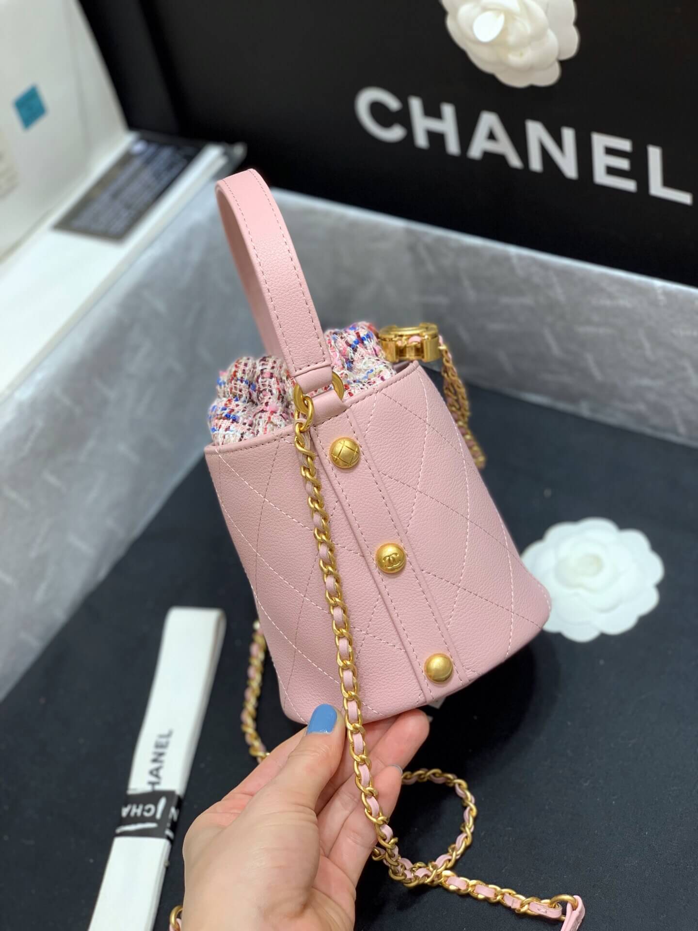 Chanel AS1478 B02443 N6132 2020春夏最新水桶抽绳包