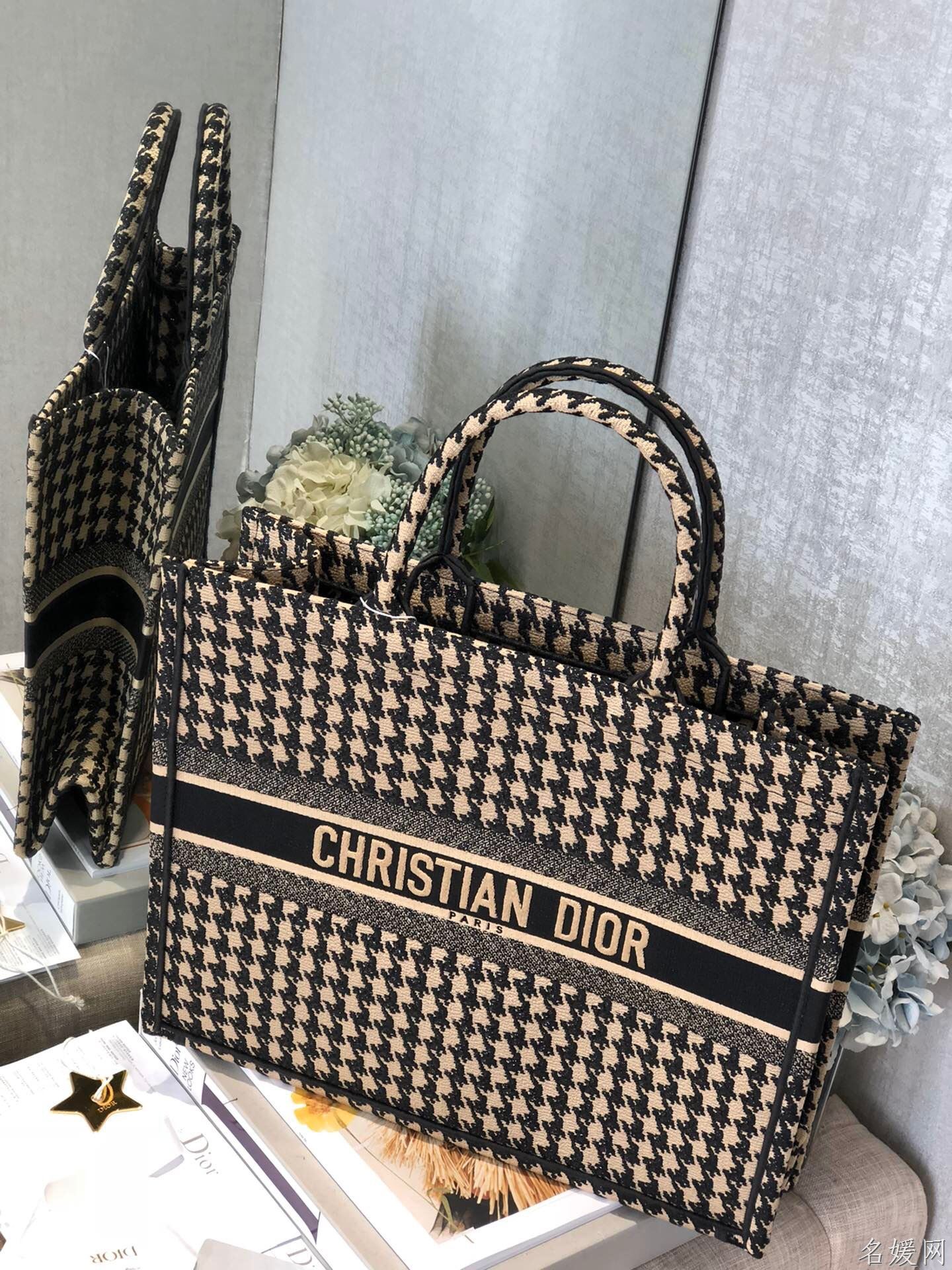 Dior/迪奥 M1286ZRFP 米色千鸟格纹刺绣Book Tote