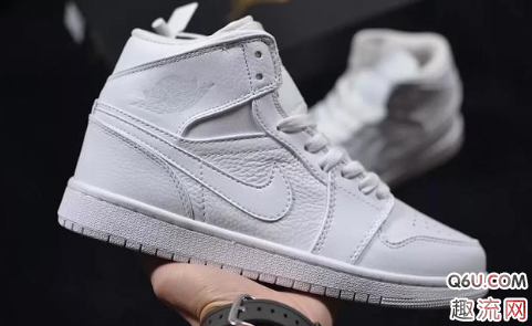 AJ1纯白和空军一号哪个更值得入手？nike空军一号和aj1纯白的区别