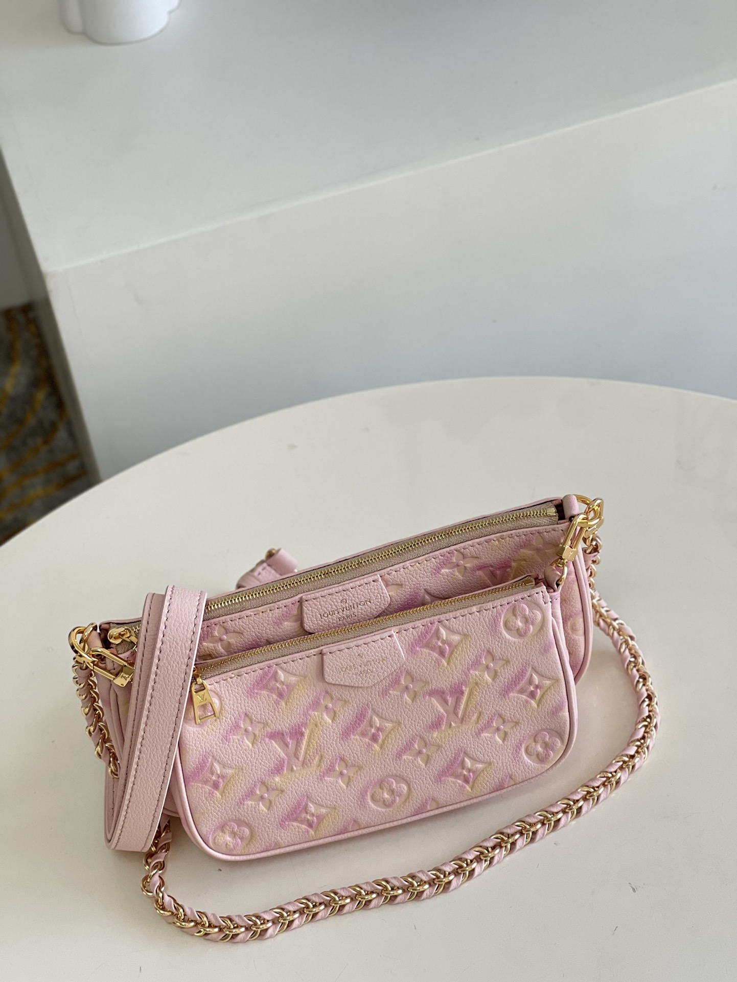 LV M46093 MULTI POCHETTE ACCESSOIRES 手袋