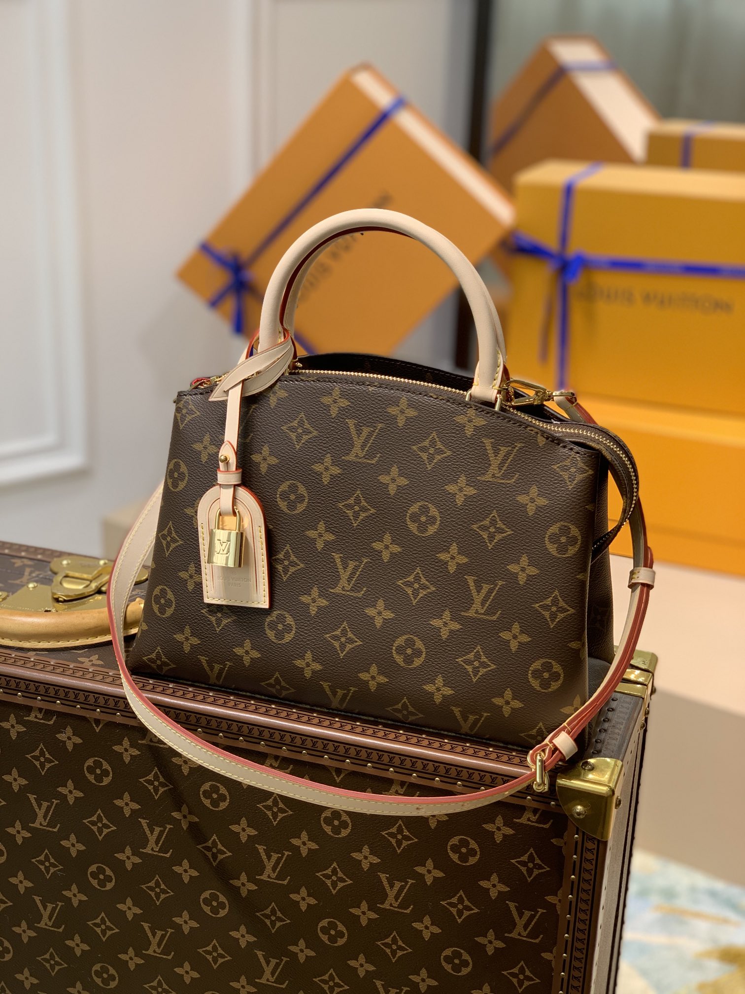 lv M45900  PETIT PALAIS 手袋