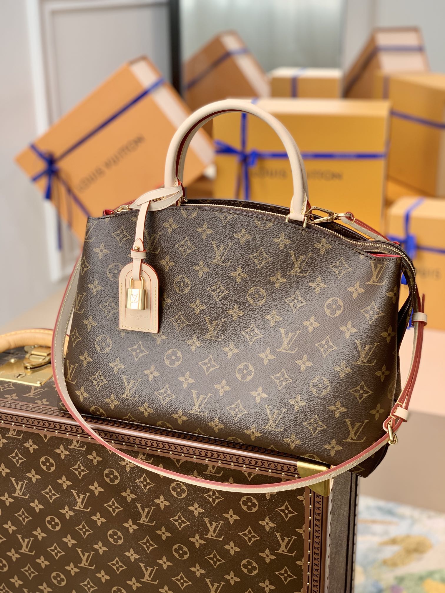 lv M45898 GRAND PALAIS 手袋