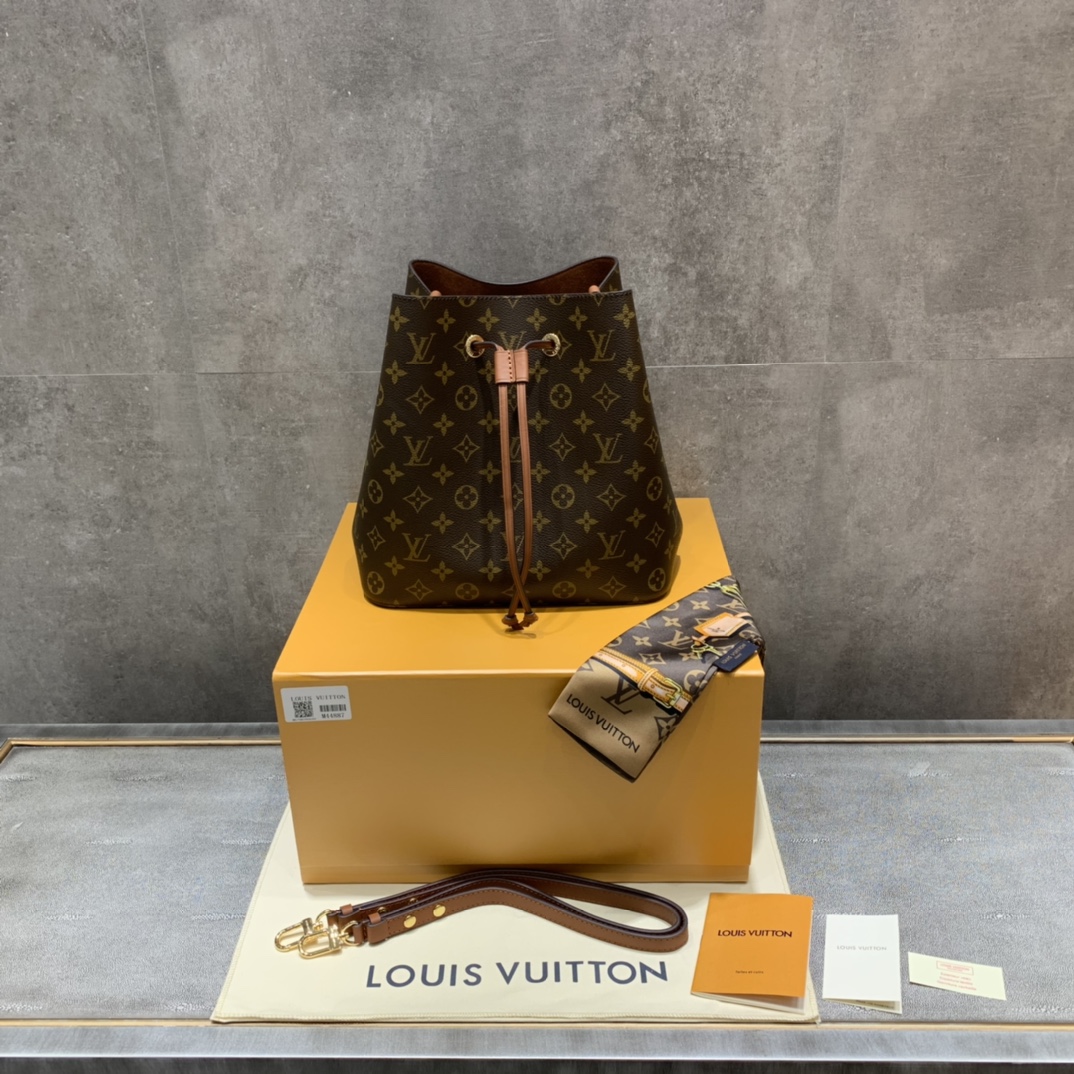 lv M44887 NÉONOÉ 中号手袋