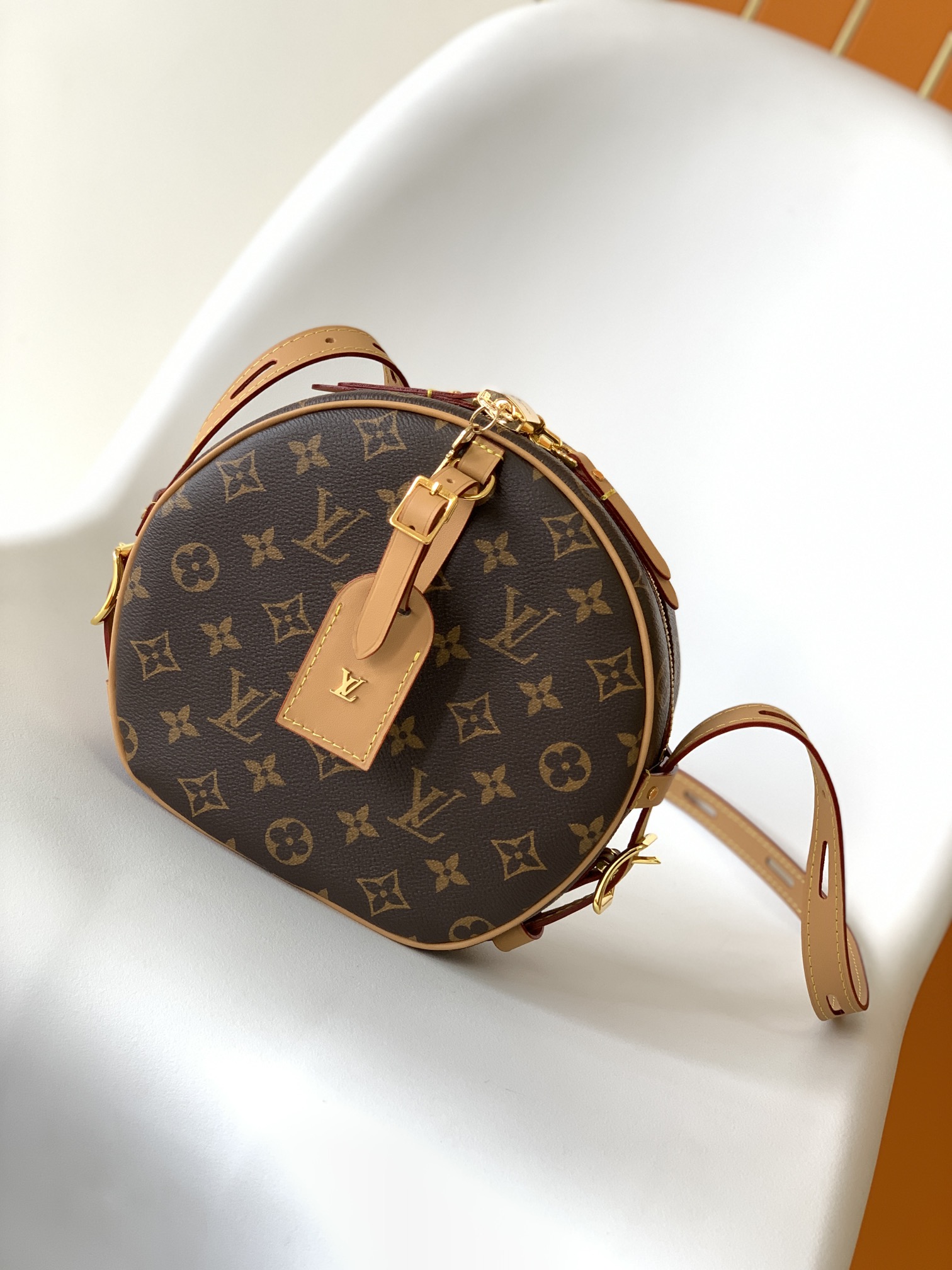 lv M45647 BOITE CHAPEAU SOUPLE 手袋