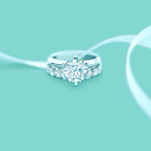 以蒂芙尼蓝为标志的珠宝品牌——（Tiffany & Co）蒂芙尼