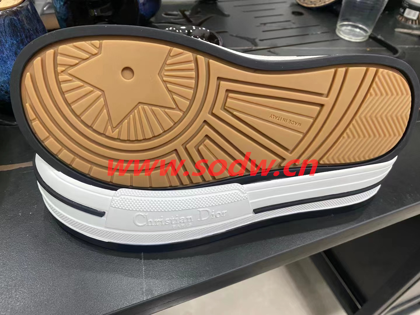 【供货】专业生产大牌鞋底