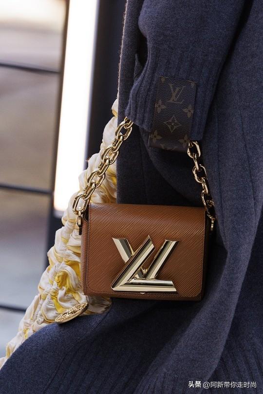 新包 | Louis Vuitton 2023春夏女装秀新包预览：重塑比例超大金属件