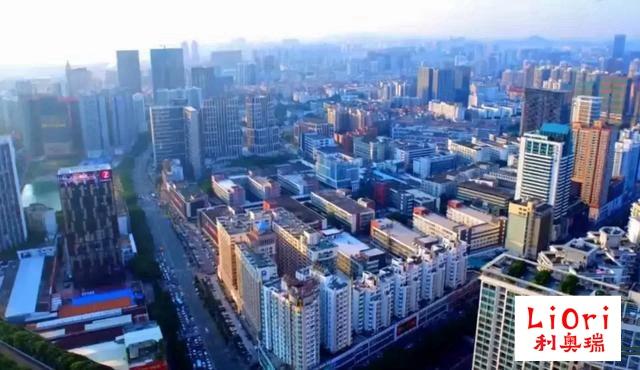 深圳南油服装批发app是哪一个？深圳南油服装市场找货指南