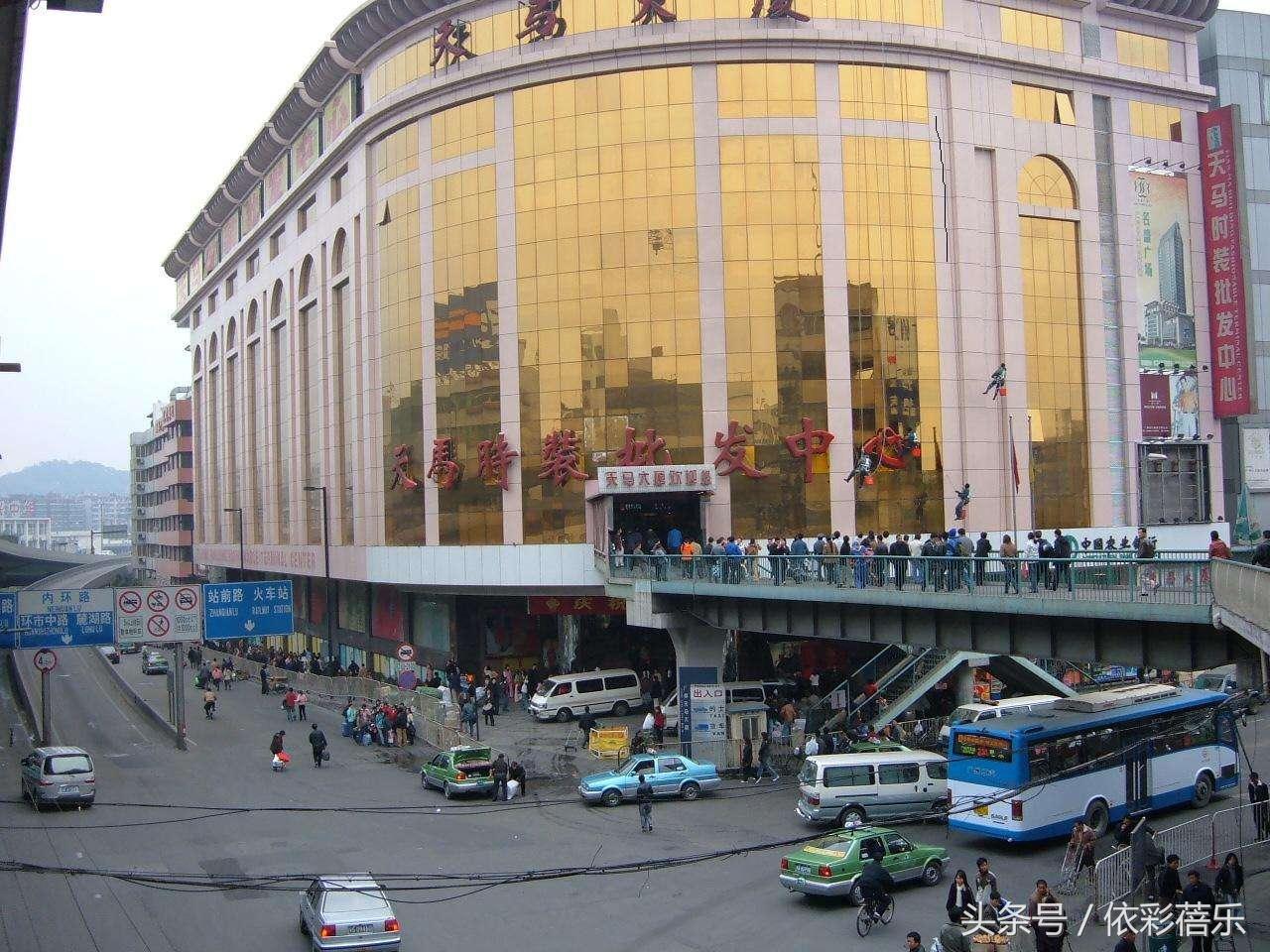 2023年服装店进货一般都去哪里服装批发市场？