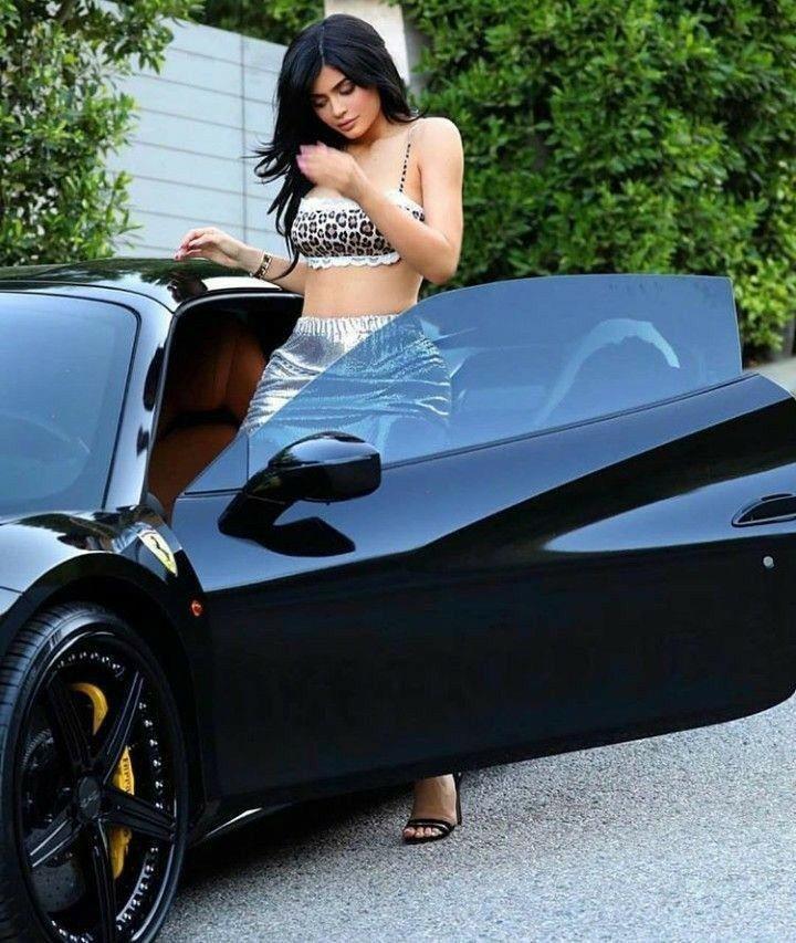 富婆金小妹KylieJenner和她的豪车！