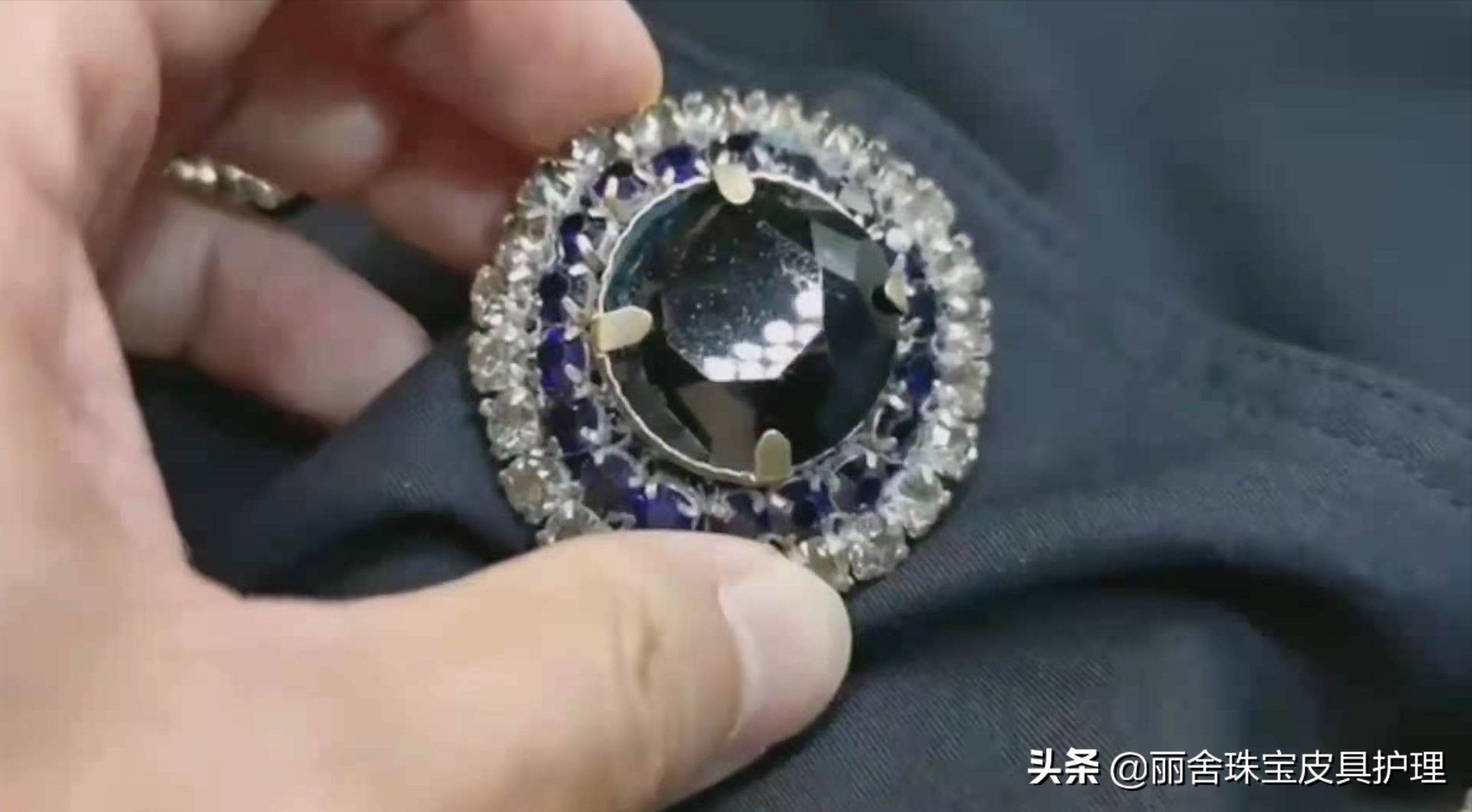 一件悲惨的Burberry风衣背后的故事