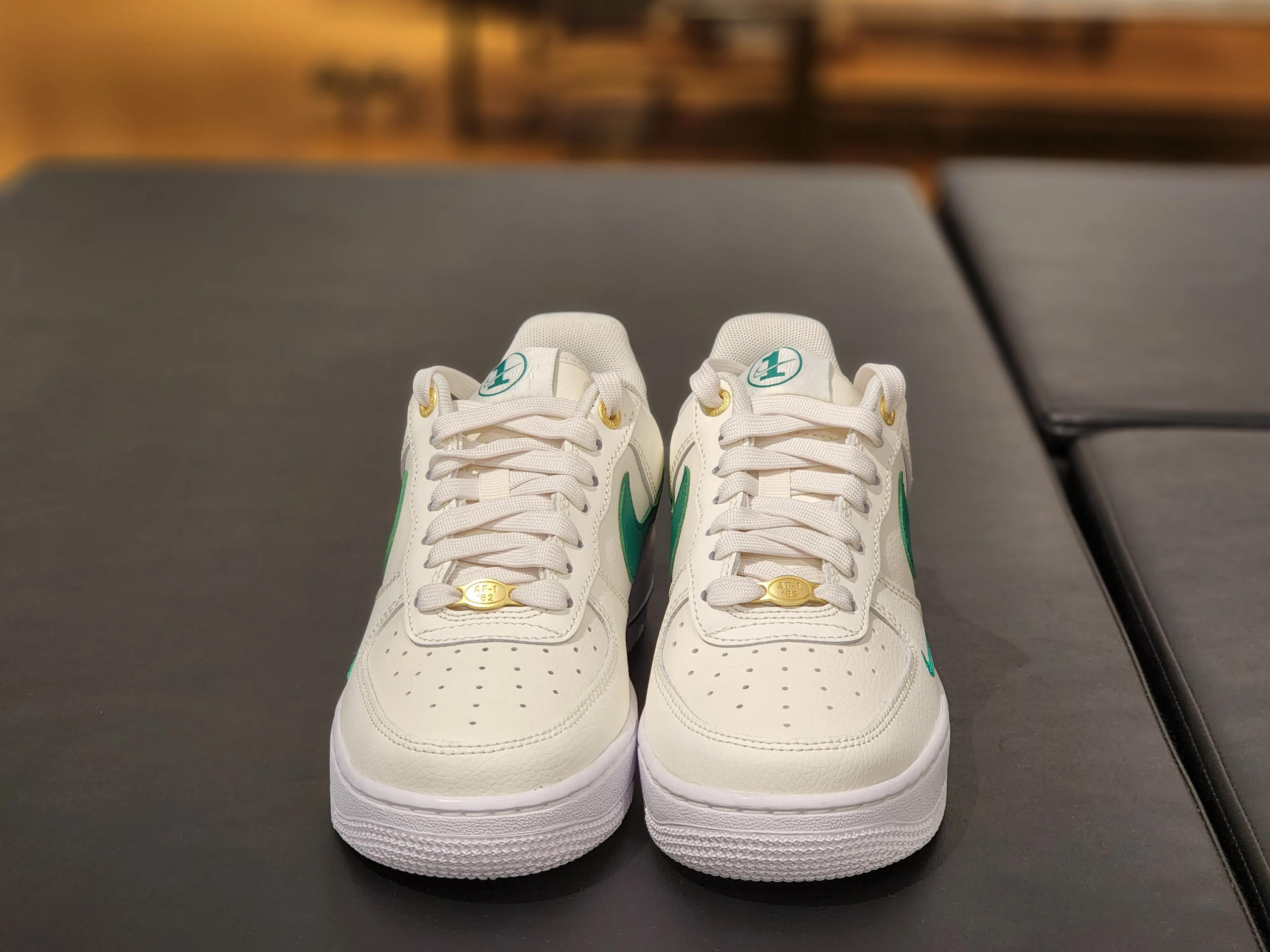 AF1休闲百搭的40周年限定款送给特别的你