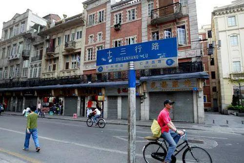 新人开服装店一定要知道的广州主要服装批发市场的拿货攻略