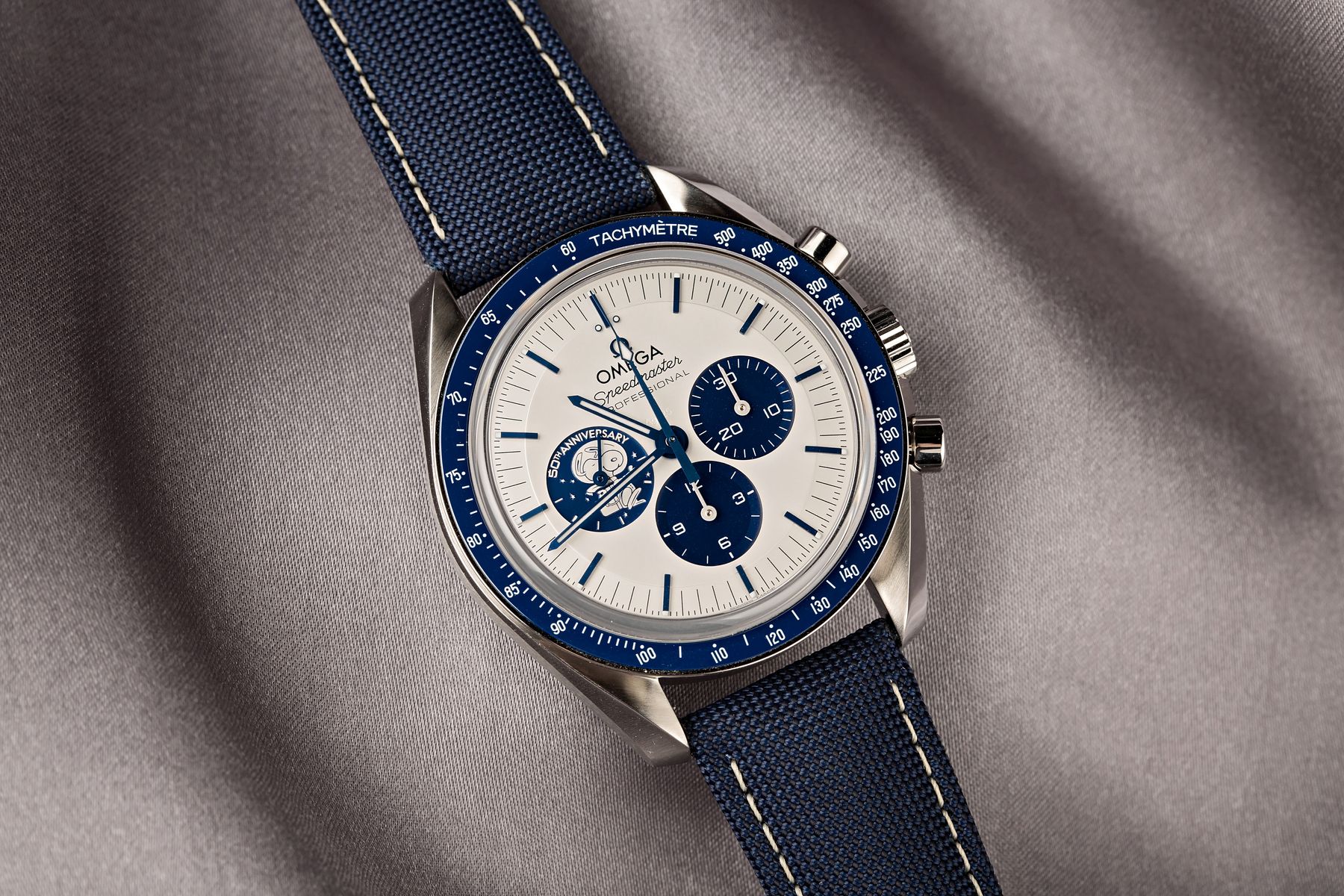 Omega Speedmaster History Blue Silver Snoopy Award