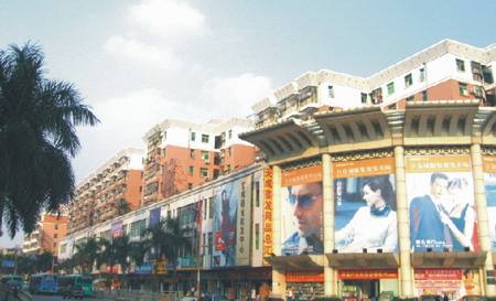 深圳万众城服装批发市场在哪里？怎么去？