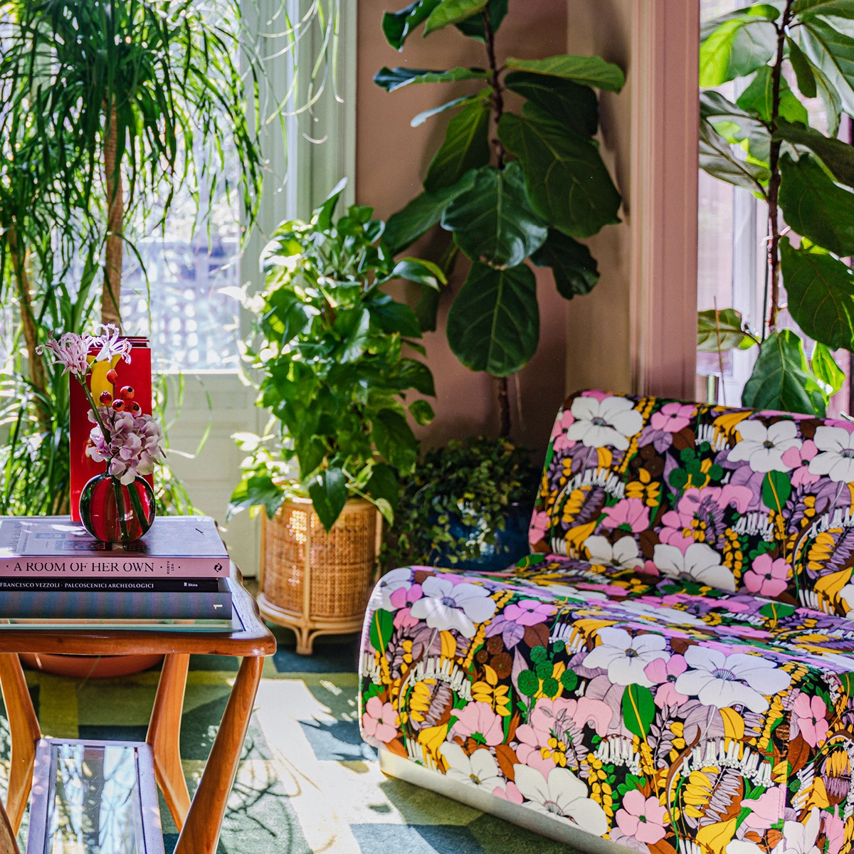 La DoubleJ与巴黎家具合作，花卉印花图案与家居完美契合