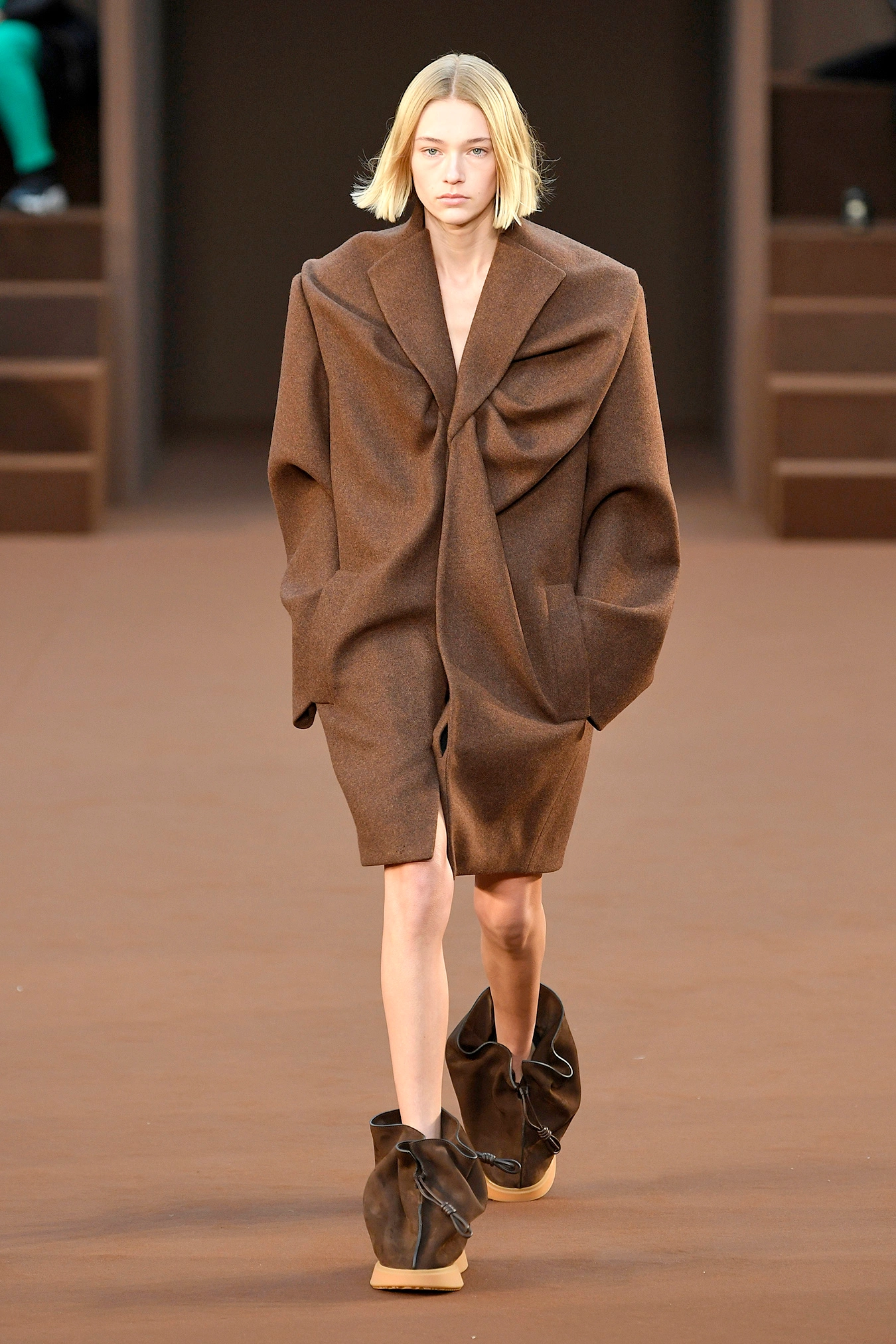 你的衣橱该换新啦！速看2022秋季服装十大流行趋势