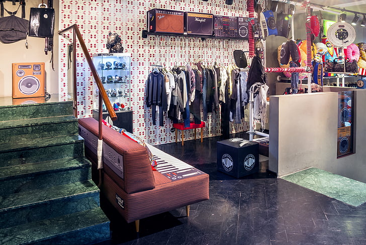 服装批发 | 广州最具特色的品牌服装货源批发地在这里