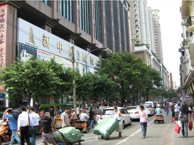 广州十三行服装批发市场在哪里？怎么去？