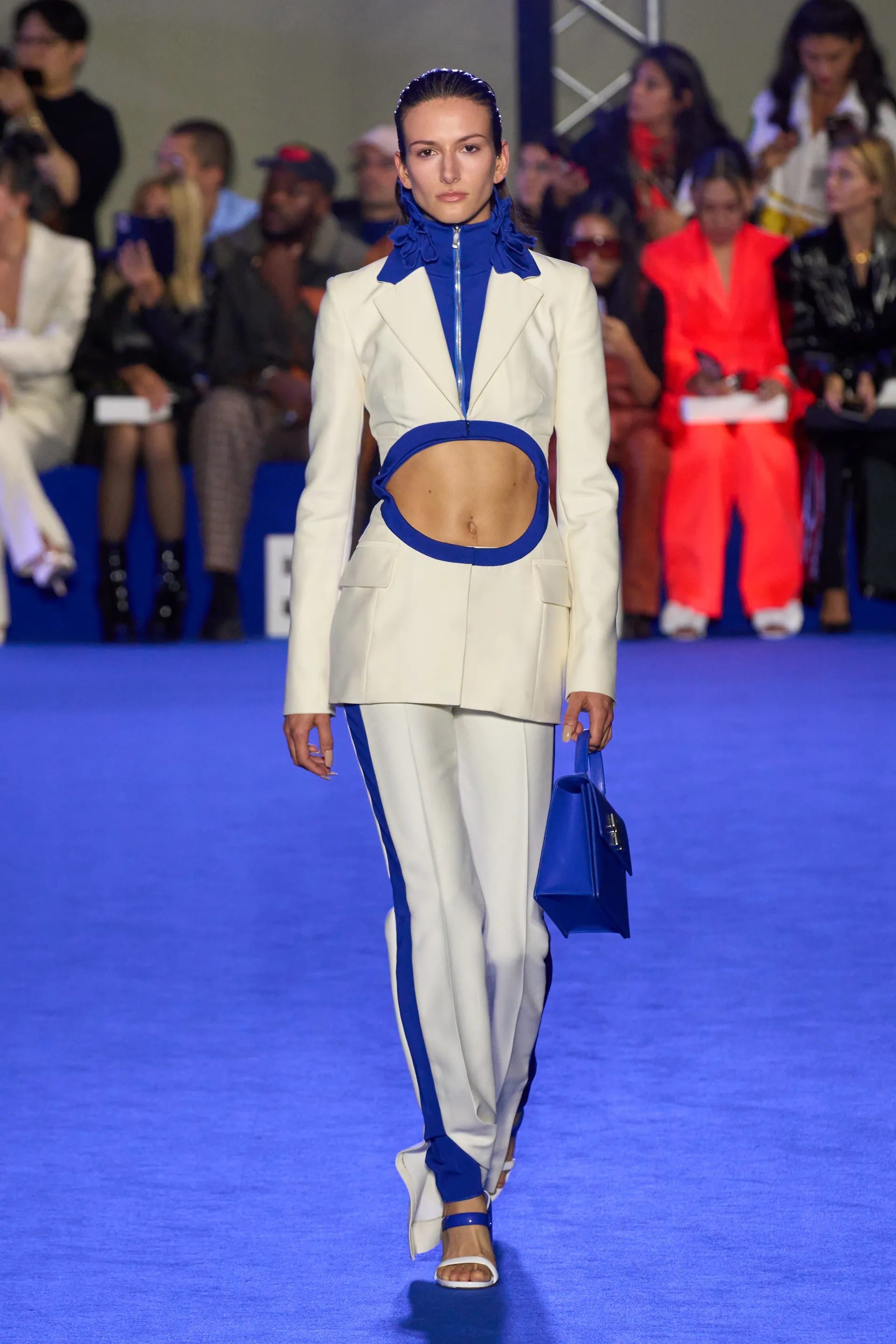 Off-White 2023春夏系列，让服装成为探索人体的另一种方式