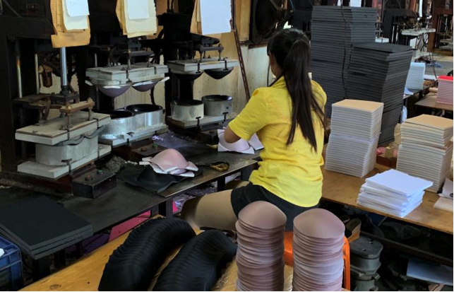 国内服装市场蒸发4000亿，阿里国际站性感内衣销量暴涨近5倍