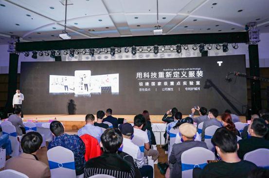 想要冲刺“国货之光”？一个专做爆款T恤的新服装品牌是否能成功