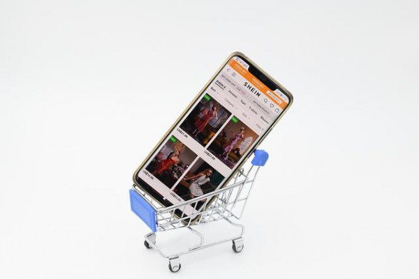 日媒：“中国风”和“韩流”争夺日本Z世代服装市场