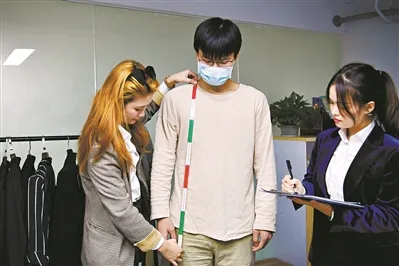 广州日报：半定制受青睐 服装按需智造