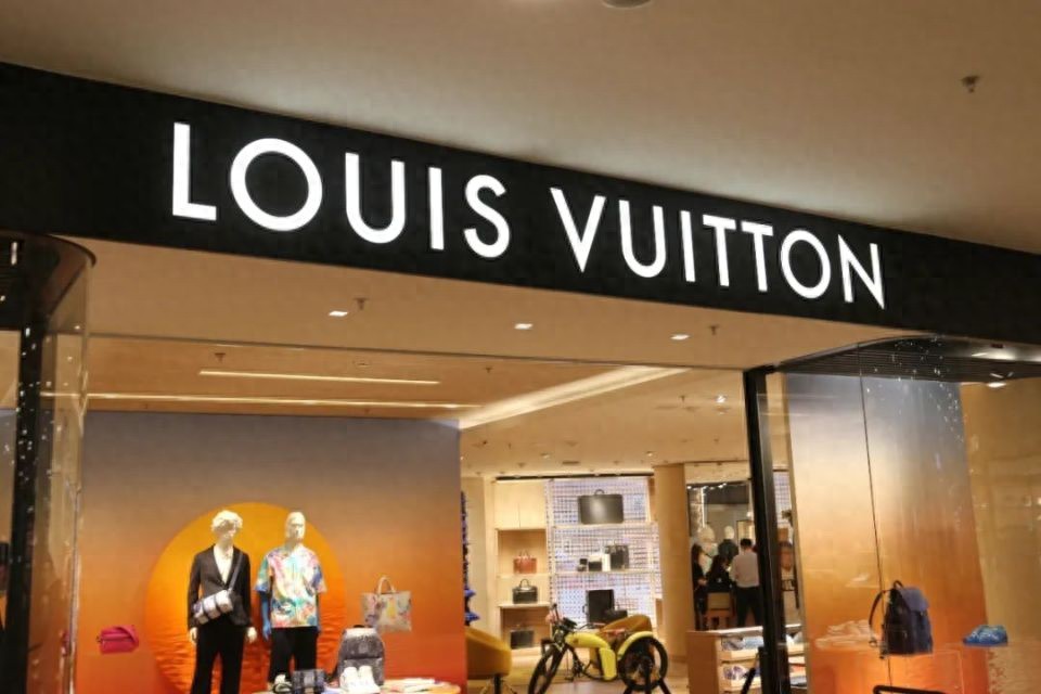 LV又涨了！奢侈品市场不靠涨价不能活？