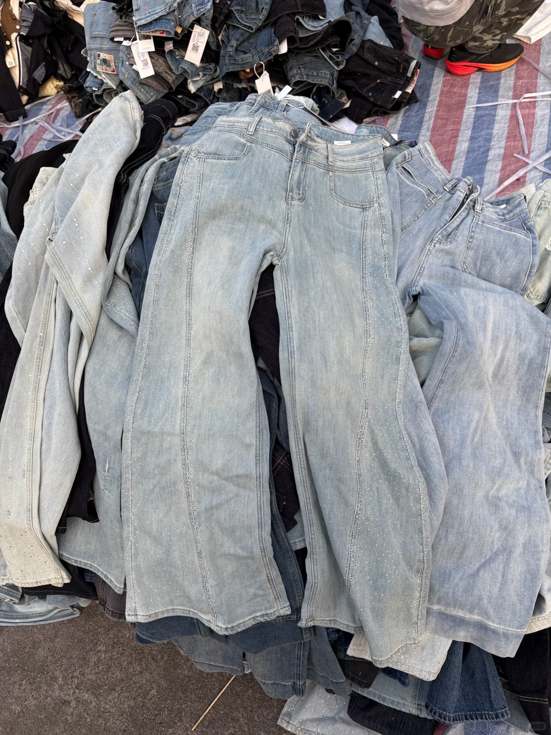 China Jeans Wholesale Market: Best Denim Sourcing Guide for Global Buyers 档口微信二维码及货源实拍 Shaxi Shuiniu City, Zhongshan