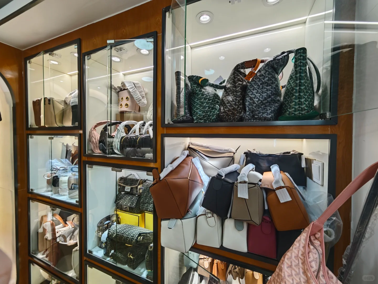 Baiyun Leather City: Complete Guangzhou Guide wholesale vendor in Guangzhou