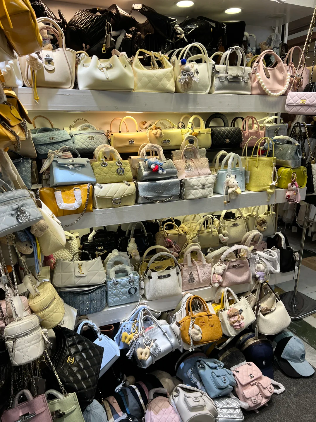 Kinbo: Foreign Trade Clothing Market sourcing guide wholesale vendor in Guangzhou