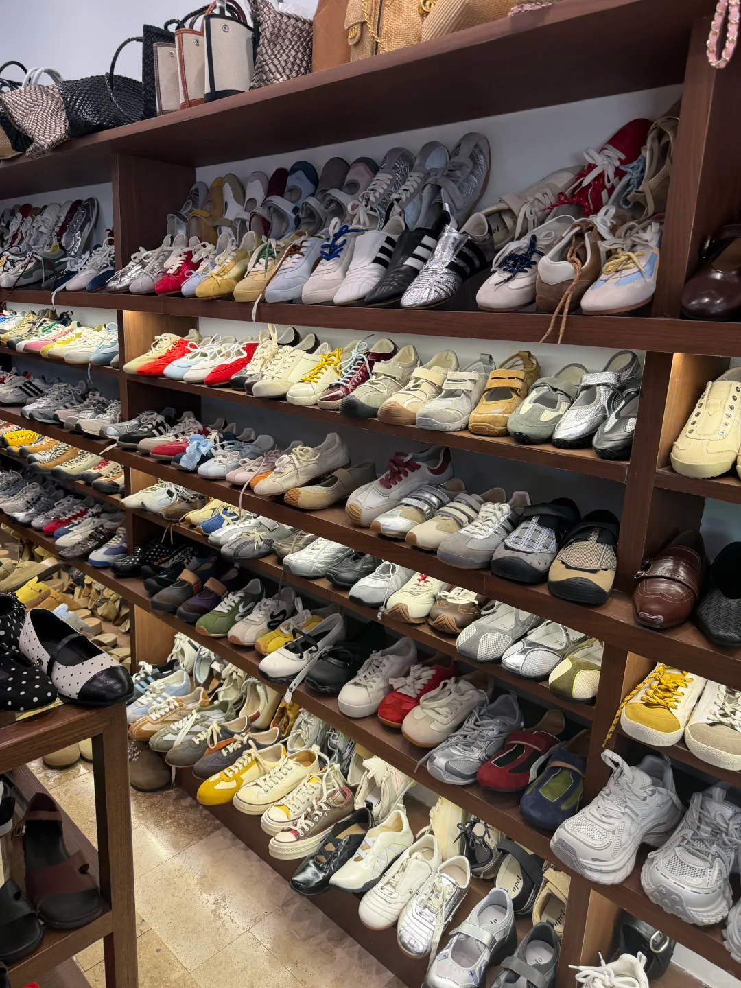 vendor in Dongguan Houjie International Shoe City