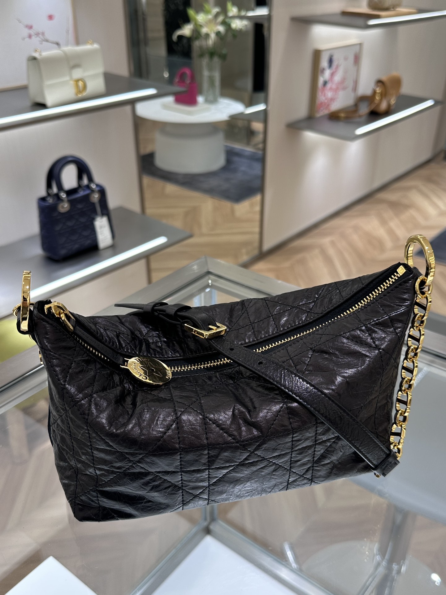 Top Replica Handbags from China Dior: Wholesale Guide