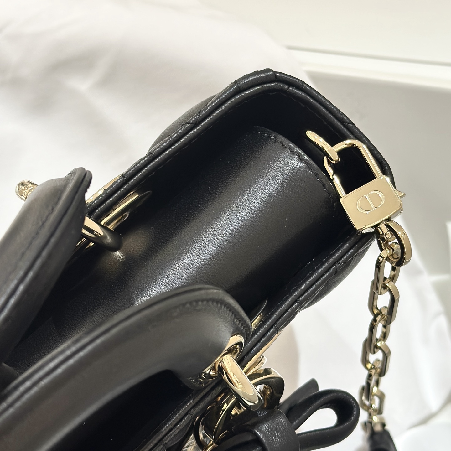 Dior Shoes China: Expert Guide to Wholesale Markets & Stock