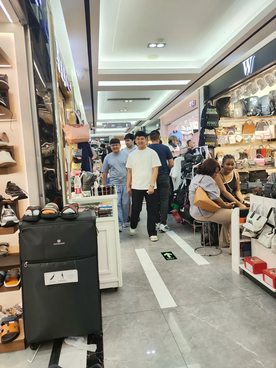 kinbo fashion city photos（Original shot, July 3, 2026） wholesale vendor in Guangzhou